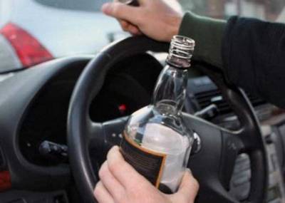 В Запорожской области пьяный водитель на внедорожнике врезался в магазин