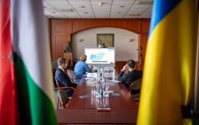 В украинско-венгерском бизнес-форуме приняли участие 100 предпринимателей