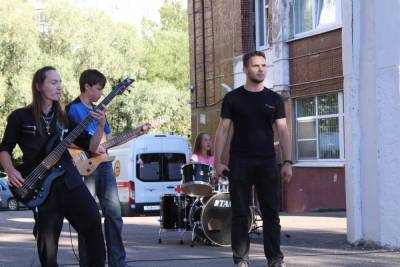 Уличных музыкантов в Петербурге решили приглушить