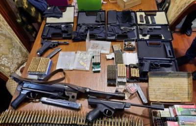 Харьковские оперативники разоблачили группу лиц, причастных к торговле оружием