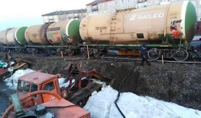 В Красноярском крае предотвратили экологическую катастрофу после схода цистерн