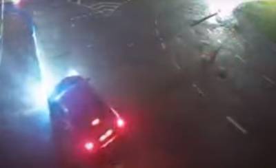 Пьяная 18-летняя украинка наделала беды за рулем: момент страшной аварии попал на видео