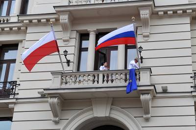 Польша высылает из страны русских дипломатов