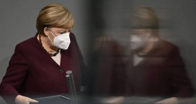 Меркель жестко освистали за введение комендантского часа в Германии - видео