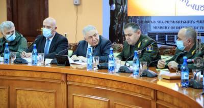 Глава МО Армении представил руководящему составу армии нового замглавы Генштаба