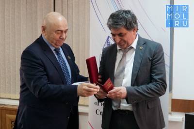 Ректора ДГТУ наградили Орденом «За заслуги в строительстве»
