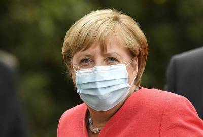 Меркель сделала прививку от COVID-19 препаратом AstraZeneca