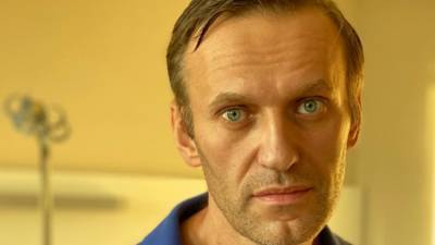 Навальный не исключил связи своих симптомов с отравлением