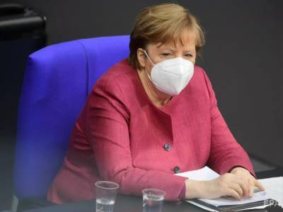 Меркель вакцинировалась AstraZeneca