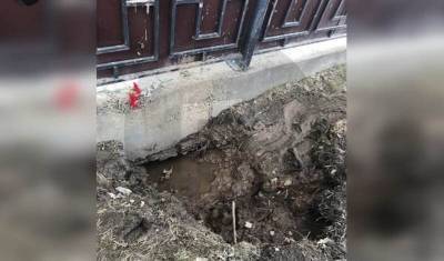 Житель Брянска захлебнулся на парковке в яме с грязью