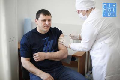 Будун Будунов прошел первый этап вакцинации от коронавирусной инфекции