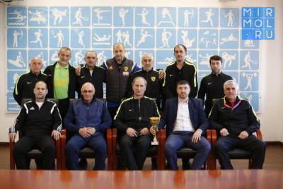 Команду по мини-футболу среди ветеранов «Кавказ» чествовали в Минспорта региона