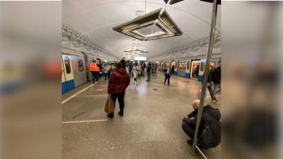 Из-за человека на рельсах перекрыли участок московского метро