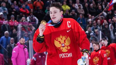 Без объяснения причин: что известно о запрете на въезд в США хоккеиста юниорской сборной России Мирошниченко