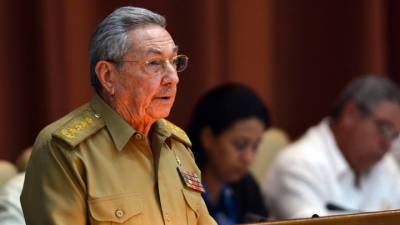 Кастро покидает пост руководителя Компартии Кубы