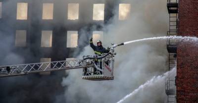 Спустя четыре дня полностью ликвидирован пожар на Невской мануфактуре