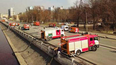 Петербургские спасатели потушили пятидневный пожар на Невской мануфактуре