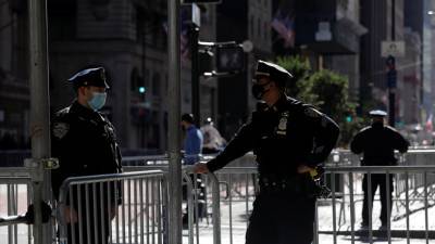 В Нью-Йорке проходят протесты против полицейского насилия