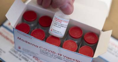 В Moderna заявили о проблемах с поставками обещанных доз COVID-вакцины