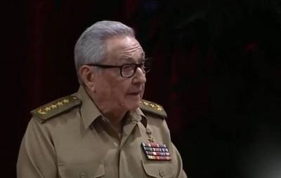 Фидель Кастро - Рауль Кастро - Рауль Кастро сложил с себя полномочия первого секретаря Компартии Кубы - topwar.ru - Куба