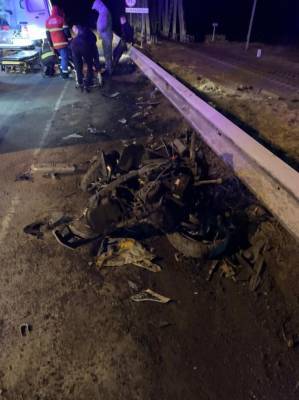 Водитель и пассажирка мопеда пострадали в аварии с "Тойотой" недалеко от Макарова