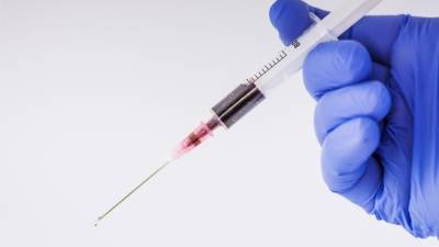 Восемь человек скончались после вакцинации препаратом AstraZeneca во Франции