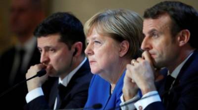 Макрон, Меркель и Зеленский провели видеоконференцию