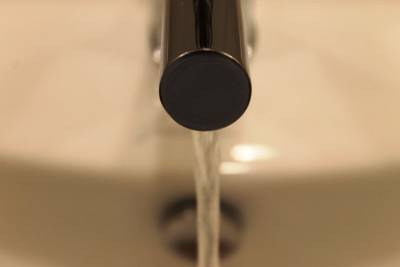 «Может возникнуть кишечное заболевание»: В Башкирии в воде нашли превышение числа микробов