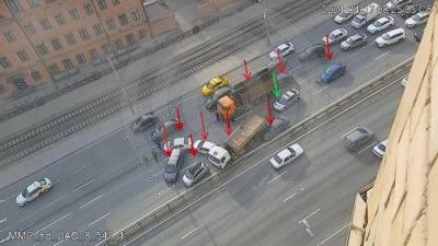На Варшавском шоссе в Москве столкнулись девять машин