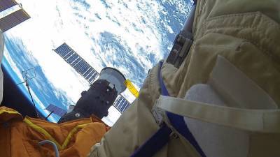 Три космонавта успешно вернулись с МКС на Землю