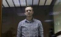 Мировые деятели культуры просят Путина пустить врачей к Навальному
