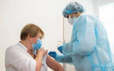 В Украине сокращаются темпы вакцинации