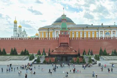 Мавзолей Ленина начал принимать посетителей