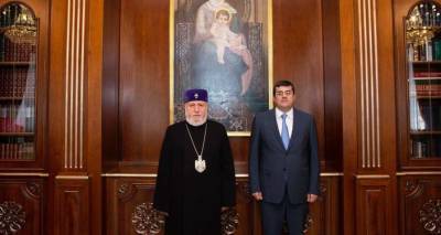 Гарегин II и Араик Арутюнян обсудили проблемы армянских пленных и храмов в Карабахе