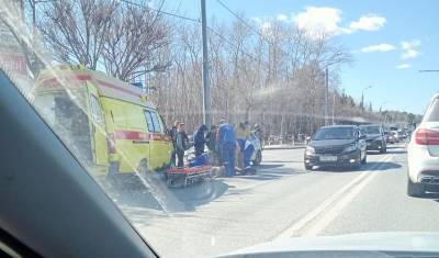 Тюменский водитель сбил 65-летнего мужчину, перебегавшего дорогу
