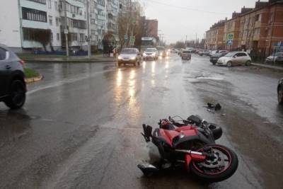 Водитель мотоцикла пострадал в ДТП в Таганроге