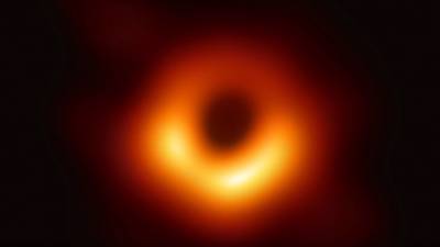 Изображения черной дыры в галактике M87 помогли астрономам изучить ее структуру