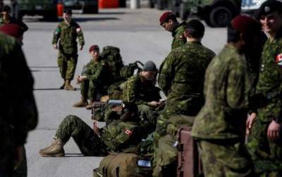Канада зупинила місію військових інструкторів в Україні через коронавірус