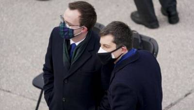 Вчені пояснили, чи потрібно носити дві маски одночасно