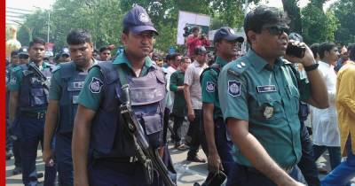 Требовавших повышения зарплаты рабочих застрелила полиция в Бангладеш