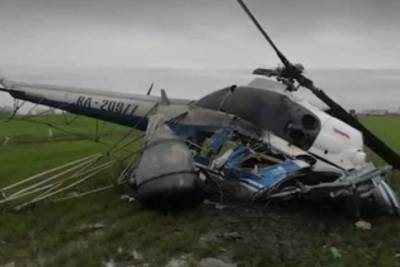 На Кубани при сельхозобработке полей упал вертолёт Ми-2