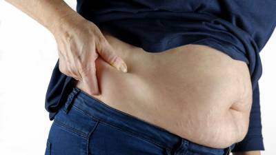 Диетологи перечислили основные пищевые привычки, которые мешают похудеть