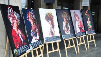 В Славянске провели выставку, посвященную матерям погибших воинов АТО: трогательные фото