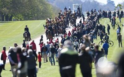 По всей Великобритании была объявлена минута молчания в память о принце Филиппе