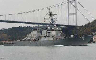 В Черное море вошли два больших российских военных корабля