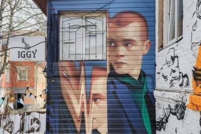 Уличный художник Александр Демкин создал новое граффити в центре Рязани