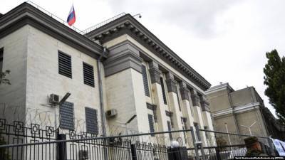Киев высылает старшего дипломата посольства России