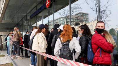 В Росавиации посоветовали усилить работу колл-центров на фоне ограничения рейсов
