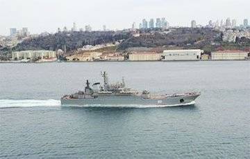 Отряд российских военных кораблей зашел в Черное море