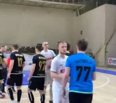 Первый матч 1/2 финала между МФК «Ростов» и МФК «КПРФ-2» завершился вничью